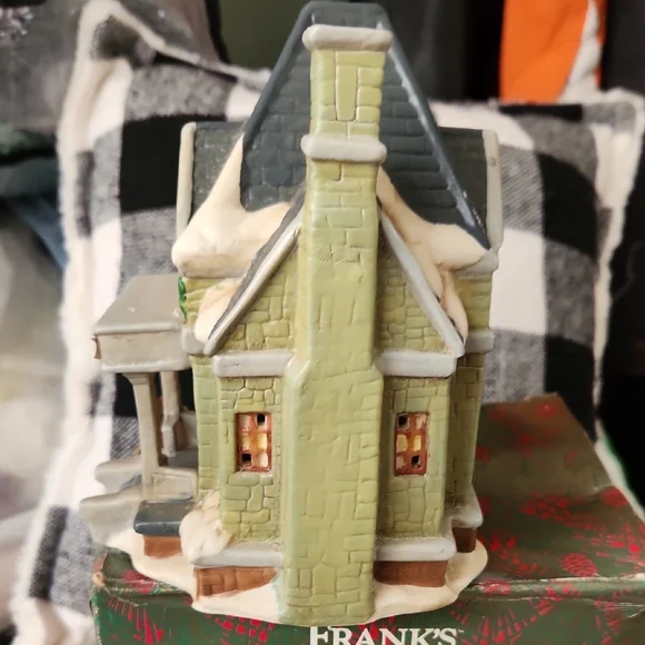 Vintage Winter Tyme Village Library Christmas Village - Picture 6 of 7